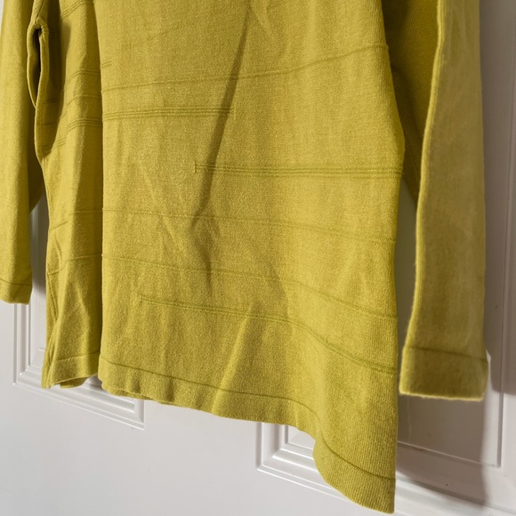 Light green sweater 💚 medium - Picture 5 of 7